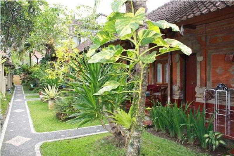 Warsa's Garden And Casa de hóspedes 3*
